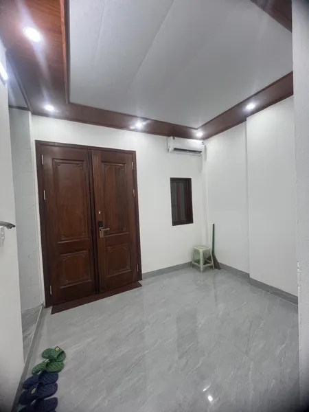 Bán Nhà Tập Thể Nguyễn Văn Cừ, Long Biên 45m2, 1T, giá 3,25 tỷ (sổ sẵn sàng giao dịch)