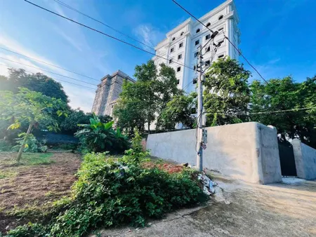 Gia đình đi định cư nước ngoài nên e bán gấp lô đất tân xã hòa lạc mặt hồ 86m giá 3tỷ1 oto đỗ cửa