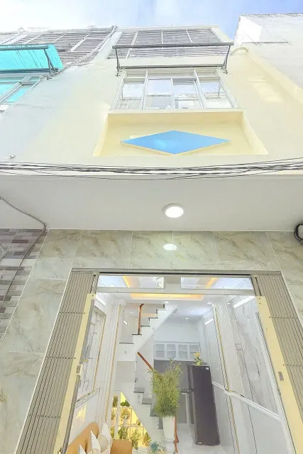 ❌❌❌BÁN NHÀ ĐẸP 3 TẦNG - HẺM XE HƠI CÁCH VÀI BƯỚC CHÂN - TT.NHÀ BÈ