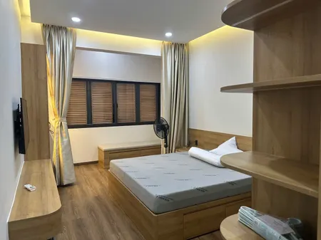 Bán nhà đẹp 2 tầng mặt tiền đường Nguyễn Hữu Huân - Giá 11 Tỷ.