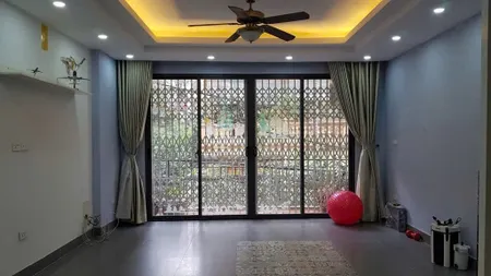 NHÀ CHÍNH CHỦ - GIÁ TỐT - Vị Trí Đẹp Tại Ngõ 175 Lạc Long Quân, Nghĩa Đô, Cầu Giâý, TPHN