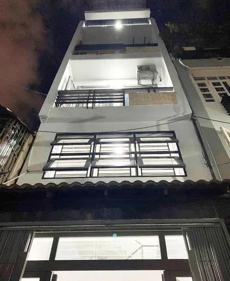Nhà 5 tầng, HXH, Hoàng Sa, Tân Bình, 43m2, hơn 9 tỷ TL