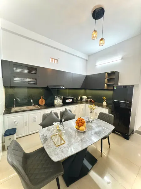 Bán nhà đẹp gần biển đường 2 oto