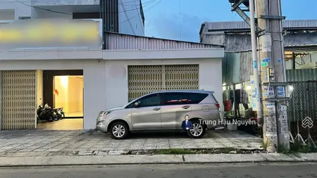 Nền hoàng văn thụ, kế dê núi ngự điểm kinh doanh sầm uất. lộ 17.5m, góc hẻm, 5.5x28.4m, full thổ