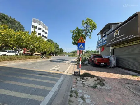 Chính chủ cần bán 100m2, mt 5m đất đấu giá phân lô giang biên, mặt đường đôi 30m, vỉa hè rộng 6m