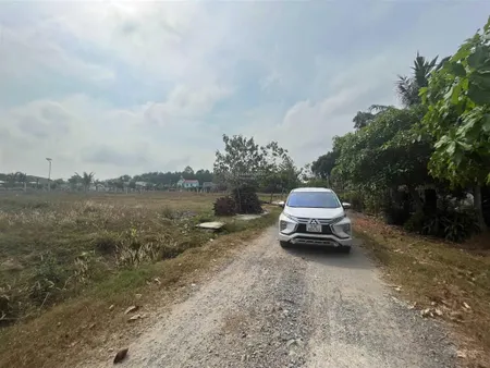 Đất thổ cư mặt tiền đường lớn, khu dân cư hiện hữu nhiều nhà. giá tốt