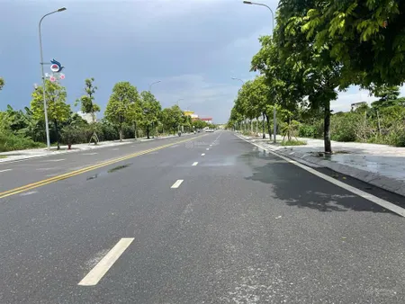 Bán gấp 120m2 đất đấu giá cự khối mặt đường trước 25m, view hồ, mặt tiền 6m, giá 270tr/m.