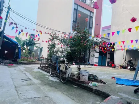 Nhỉnh 3 tỷ có 42,6m2 xóm đông, vân nội. mặt tiền 4m đường oto vào dân cư đông đúc