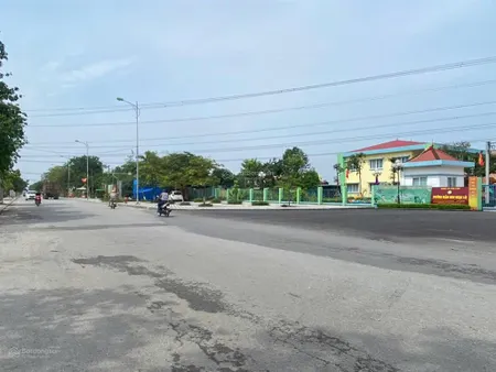 Hơn 4 tỷ có lô góc trục chính 56m2 dục tú. mặt tiền 5,7m rộng đường oto tránh. giá đầu tư