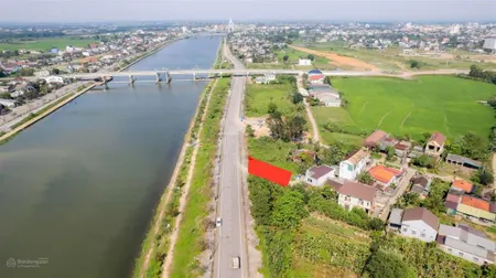 Mặt tiền đường bà triệu, view sông hiếu cực thoáng