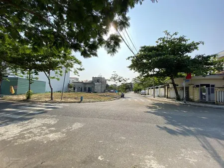 Bán lô đất 2 mặt tiền 178.2m2 sát biển, ngay sau lưng đường trường sa bãi tắm non nước