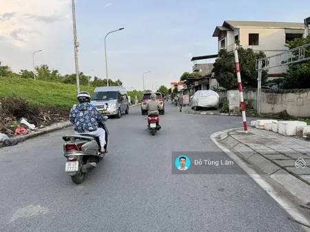 Bán gấp đất 55m2 đường đê vàng (cổ bi) mặt tiền 4,16m, kinh doanh sầm uất, ô tô đỗ cửa