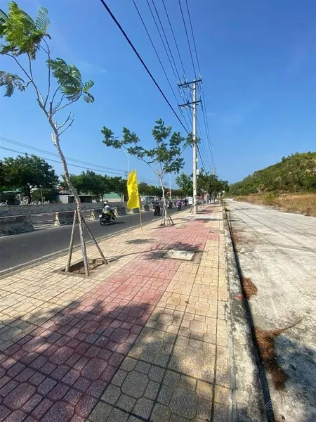 Lô góc 2 mặt tiền khu tđc hòn rớ 2 phước đồng dt 997,8m2 ngang 24m đường 20m