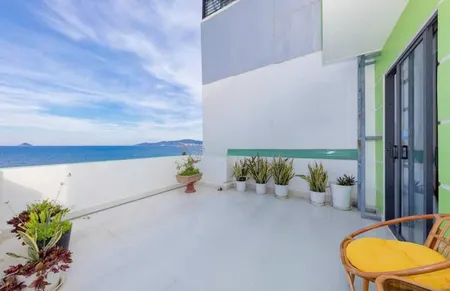 KHÁCH SẠN BẮC NHA TRANG - CÁCH BIỂN CHỈ 70 mét - VIEW SÂN THƯỢNG BIỂN.