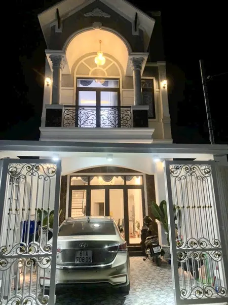 Nhà trệt lầu đẹp khu 7 Phú Lợi (phường Phú Lợi-TP.HCM) đường oto 4,5m trang trí cổ điển sang trọng đang cho thuê 13tr/tháng nhánh hẻm 288 Huỳnh Văn Luỹ