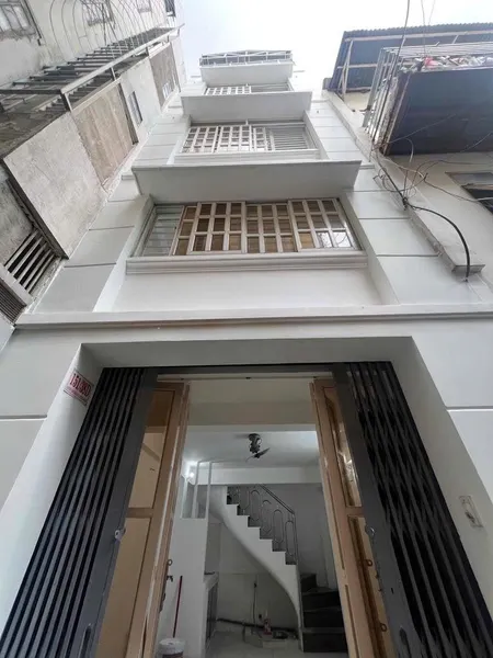 🏡 NHÀ NGUYÊN CĂN PHÚ NHUẬN – 3 LẦU, 3PN, GIÁ 12TR/THÁNG