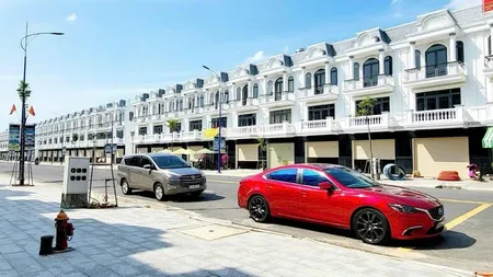 Nhà Phố Thương Mại 3 Tầng Diện Tích Xây Dựng 219m2 Trung Tâm Bàu Bàng