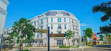 Lô Góc đường 17m Trục Kinh Doanh Chạy Thẳng Ra Hồ điều Hoà Bệnh Viện