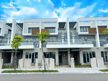 Duy Nhất 1 Căn Nhà Phố 3 Tầng Trung Tâm Huế - Hướng đông Mát Lành
