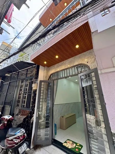 Nhà đẹp 2txx Không Lộ Giới Ngay Trung Tâm Gv