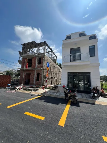 Bán Căn Góc Nhà Phố Thương Mại đồng Bộ 2 Tầng Tại Bến Cát, Tp. Hồ Chí Minh. Giá 4,3 Tỷ