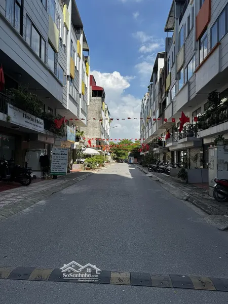 Ngõ Conterner Tránh- Gia Quất Khu Phân Lô Songhong Rice City-vỉa Hè Rộng-kinh Doanh Khỏi Phải Bàn.