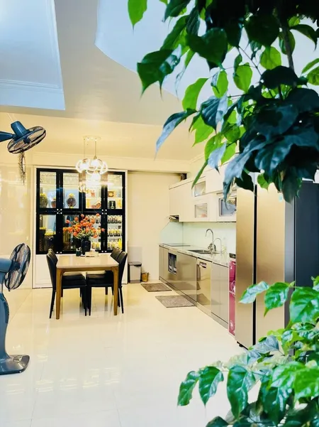 Chính Chủ Bán Mặt Phố Quận Tây Hồ Kinh Doanh Sầm Uất, 60m2 5 Tầng Mt: 4m Thoáng Sau, Giá: 21.39 Tỷ