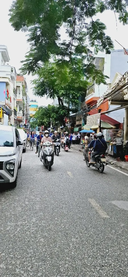 Bán Nhà Mặt đường Hàng Kênh .ngay Gần đình đông. Chợ Hàng Cũ.vị Trí đẹp .kinh Doanh Buôn Bán Ok
