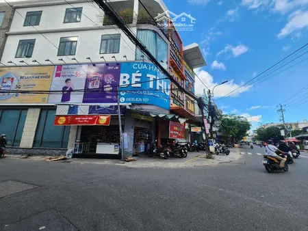 Siêu Hot Bán đất Tặng Nhà 2 Tầng Gần 300m2 Mặt Tiền 10m đối Diện Chợ