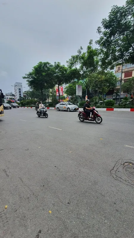 Hạ Chào 3 Tỷ - Mặt Phố Trần Khát Chân - 9 Tầng - Vị Trí đẹp - Kd Khách Sạn - Dòng Tiền đỉnh - 175m2