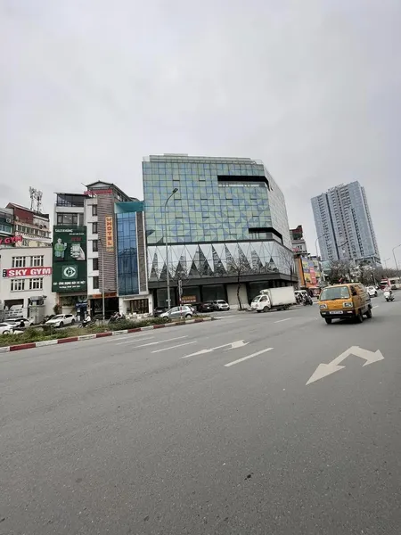 Bán Nhà Mặt Phố Phạm Văn đồng, 207m2,8t, Mt 21m, Doanh Thu 1.38 Tỷ/năm.
