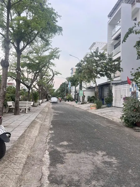 Cần Bán Gập Nhà Mặt Tiền Phạm Hữu Lầu - Quận 7