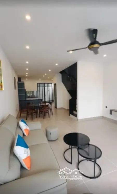 Nhà Mới Hoàn Thiện Full Nội Thất Còn Mới Tinh đã Hoàn Công đối Diện Sân Bóng Gói 7 Giá 7,9 Tỷ.