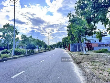 300m2 Nở Hậu đẹp Sát Trường Fpt, đường Lớn 34m