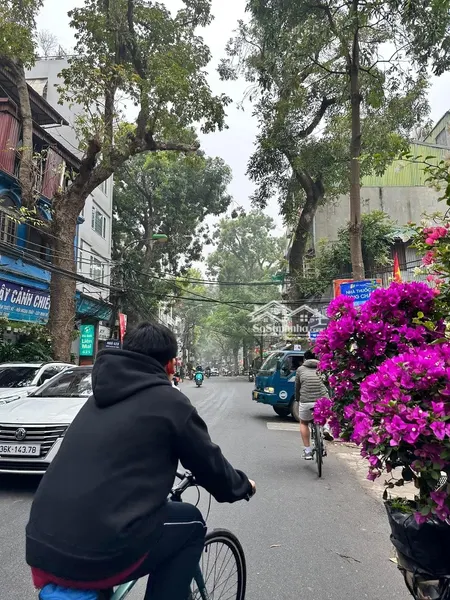 Hoàng Hoa Thám - Bán Nhà Mặt Phố - Dt 120m2 - Giá 45 Tỷ