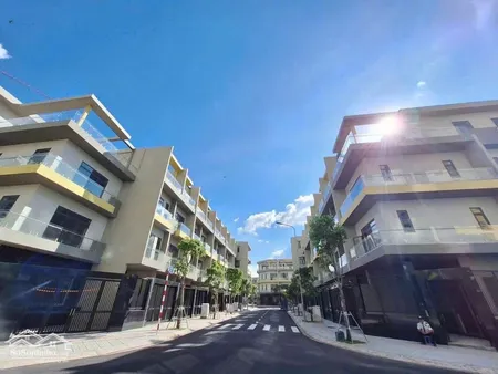 Bán Nhanh Căn Nhà Phố 4 Tầng Tại Bcons Uni Valley - Phường đồng Hòa, Dĩ An, Bình Dương