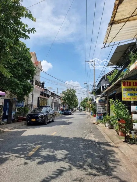 Căn Hộ 3 Tầng 380m2 Ngay Mã Lò Thu Nhập Khủng