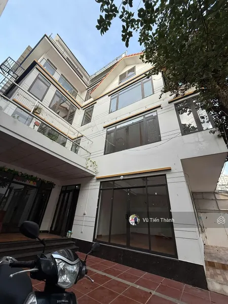 Cho Thuê Bt Thành Phố Giao Lưu - Cổ Nhuế, 220m2 đất, Xd: 110m2/sàn, Mt:12m. Có Thang Thoát Hiểm.