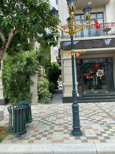 Bán Biệt Thự 150m2, 3 Mặt Thoáng, Hướng đông Bắc, 5 Tầng , Kinh đô ánh Sáng Vin 2 , Gần Vincom