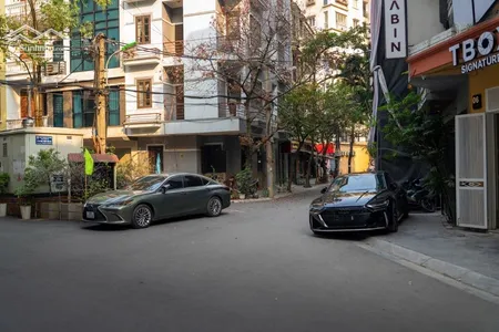 Mạc Thái Tổ - Bán Nhà Mặt Ngõ ôtô Chạy - Thông Thoáng - Gara - Kinh Doanh- ở Sướng 70m2 X 5 Tầng