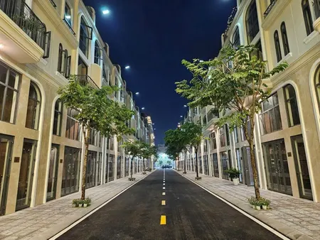 Bđs Thương Mại Sài Gòn Nhà Phố 5 Tầng, Sổ Hồng Riêng, Giá Hấp Dẫn