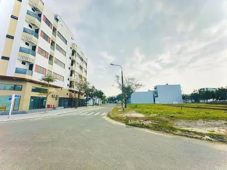 Mặt Tiền đường 22m5 Ngay Fpt City
