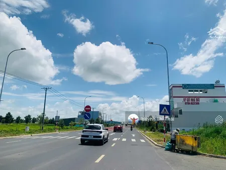 Chính Chủ Cần Bán Lô đất Trung Tâm Thủ Thừa 100m2 Sổ Hồng Riêng