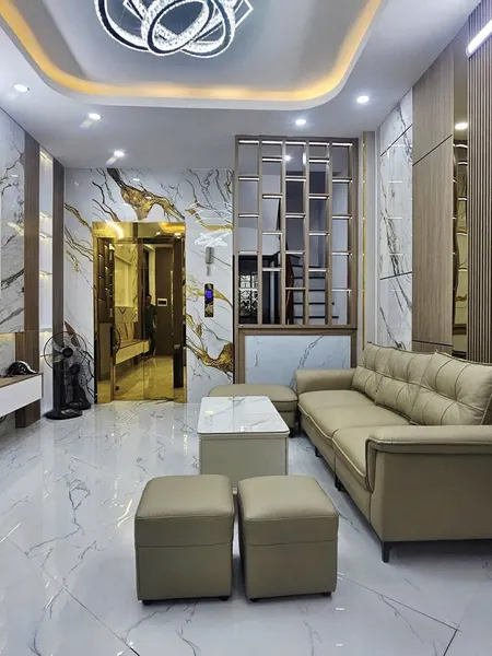 Bán Nhà Mặt Ngõ Kinh Doanh Trần Khát Chân, 40m, 5 Tầng Thang Máy
