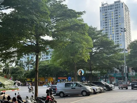 Bán đất Tặng Nhà Cấp 4 Ngay Nguyễn Khuyến Văn Quán Hà đông Kinh Doanh Oto đỗ Cửa 59m2-6.3m Giá 9tỷ