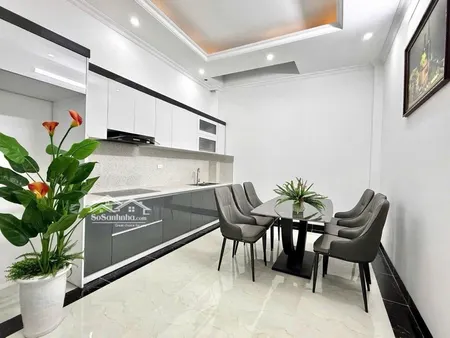 Bán Nhà Cầu Giấy, 10m ô Tô, Sát Phố, 39m2, 9.3 Tỷ.