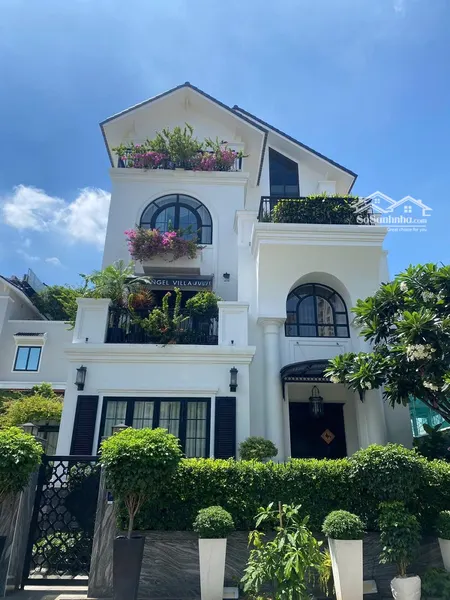 Bán Biệt Thự Châu âu đường Mạc đỉnh Chi, Quận 1. 7mx20m - 5 Tầng - Hđt 150triệu. Giá Bán: 52 Tỷ