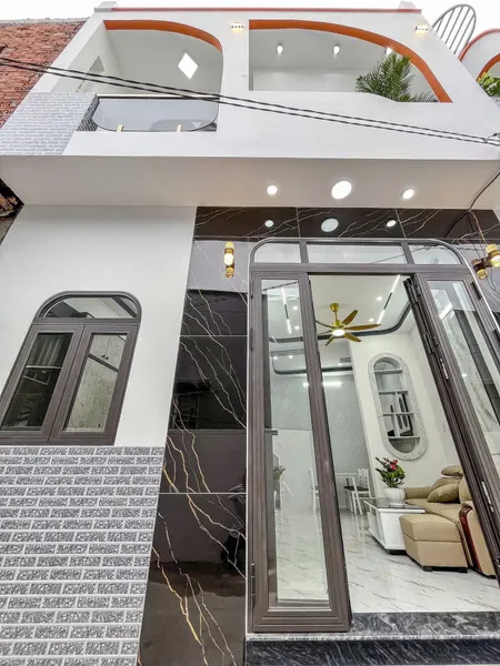 BÁN 3 CĂN NHÀ PHỐ TRỆT LẦU Đường Hoàng Quốc Việt