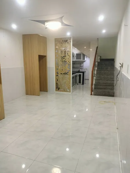 ► Nhà gần MT Lê Độ, 46m2, 3 tầng đúc, sân rộng, 3.x tỷ