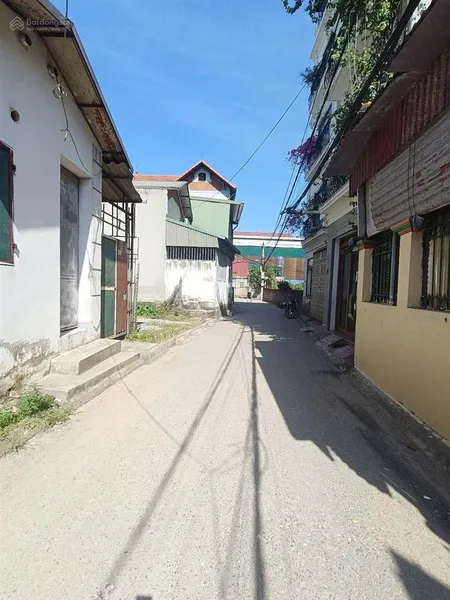 Bán đất cự khối, 52m2, mặt ngõ ô tô qua lại, ô tô vào đất, hơn 7 tỷ
